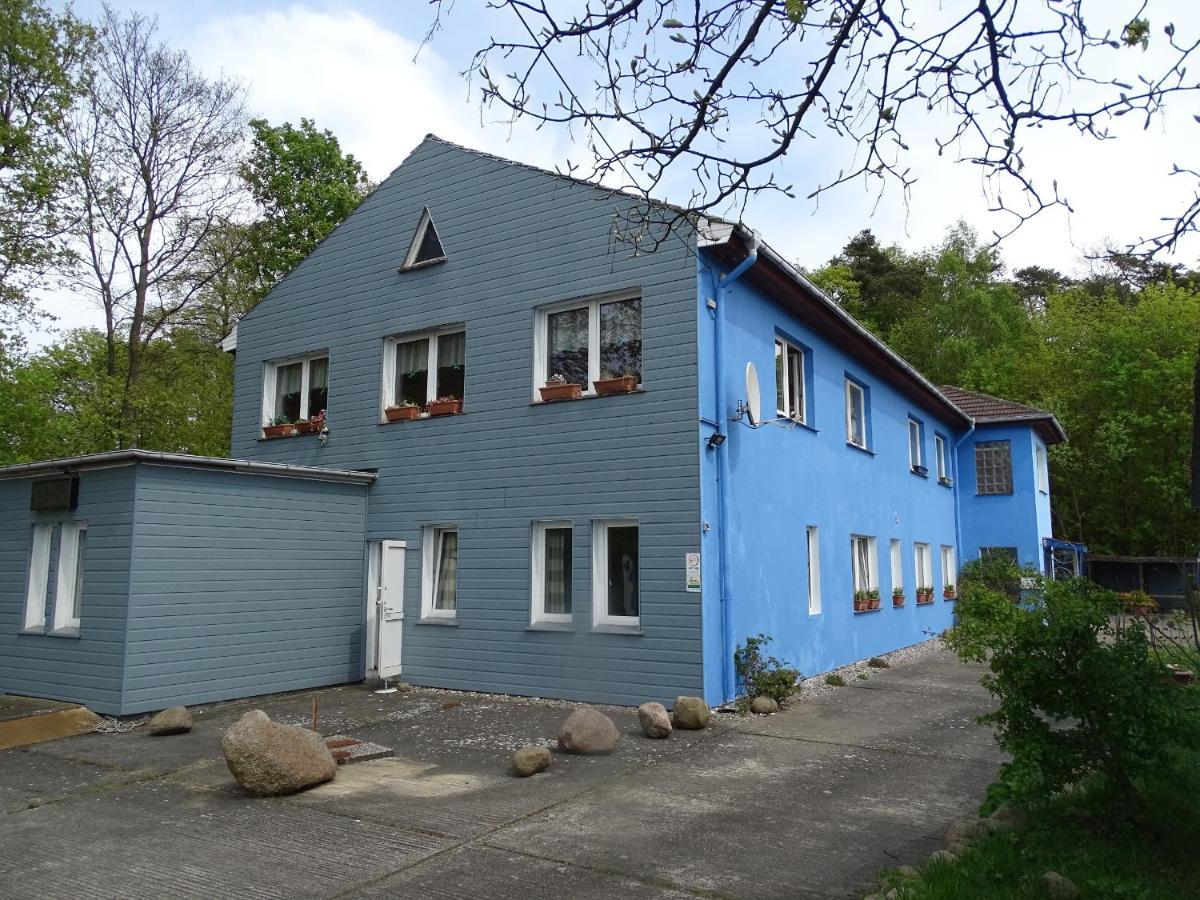 Gasthof Blaues Haus Hotel Bastorf Exterior photo